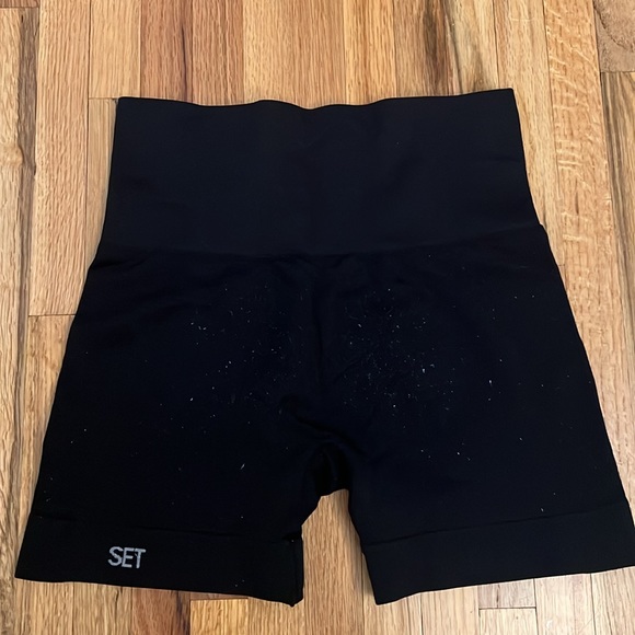 set active sculptflex black shorts - Picture 2 of 3